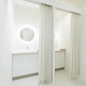 MYビューティクリニックのフォトフェイシャルを受けた後のパウダールーム