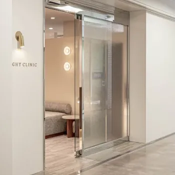 LIGHT CLINIC 大阪院の入り口