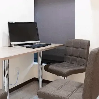 プライベートスキンクリニックのポテンツァを受ける前の診察室