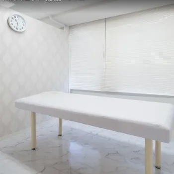 エミナルクリニック 横浜院の医療ハイフを受ける施術室