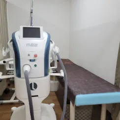えいご皮フ科 尼崎院の都度払いの医療脱毛を受ける施術室