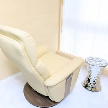 RURI clinicの都度払いの医療脱毛を受ける前の待合室