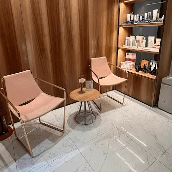 THE NATURAL BEAUTY CLINIC 麻布十番院の都度払いの医療脱毛を受ける前の待合室