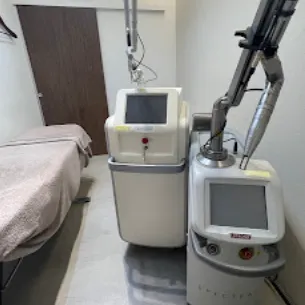 とみ皮膚科クリニックの都度払いの医療脱毛を受ける施術室