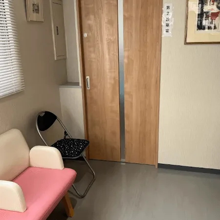 つつい皮膚科のジェントルマックスプロによる施術を受ける前の待合室