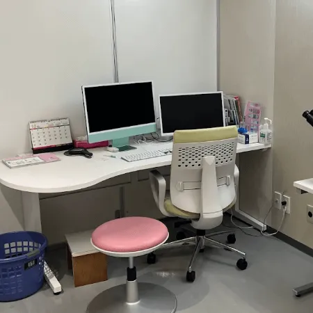つつい皮膚科のジェントルマックスプロによる施術を受ける前の診察室