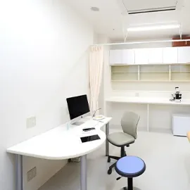 府中ことぶき町形成外科・皮フ科の医療脱毛を受ける前の診察室
