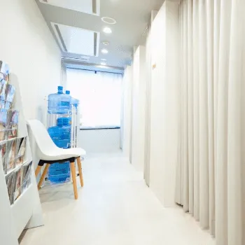 TCB東京中央美容外科 銀座2院の都度払いの医療脱毛を受ける前の待合室