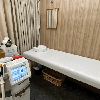 ゆうスキンクリニック 池袋院の都度払いの医療脱毛を受ける施術室
