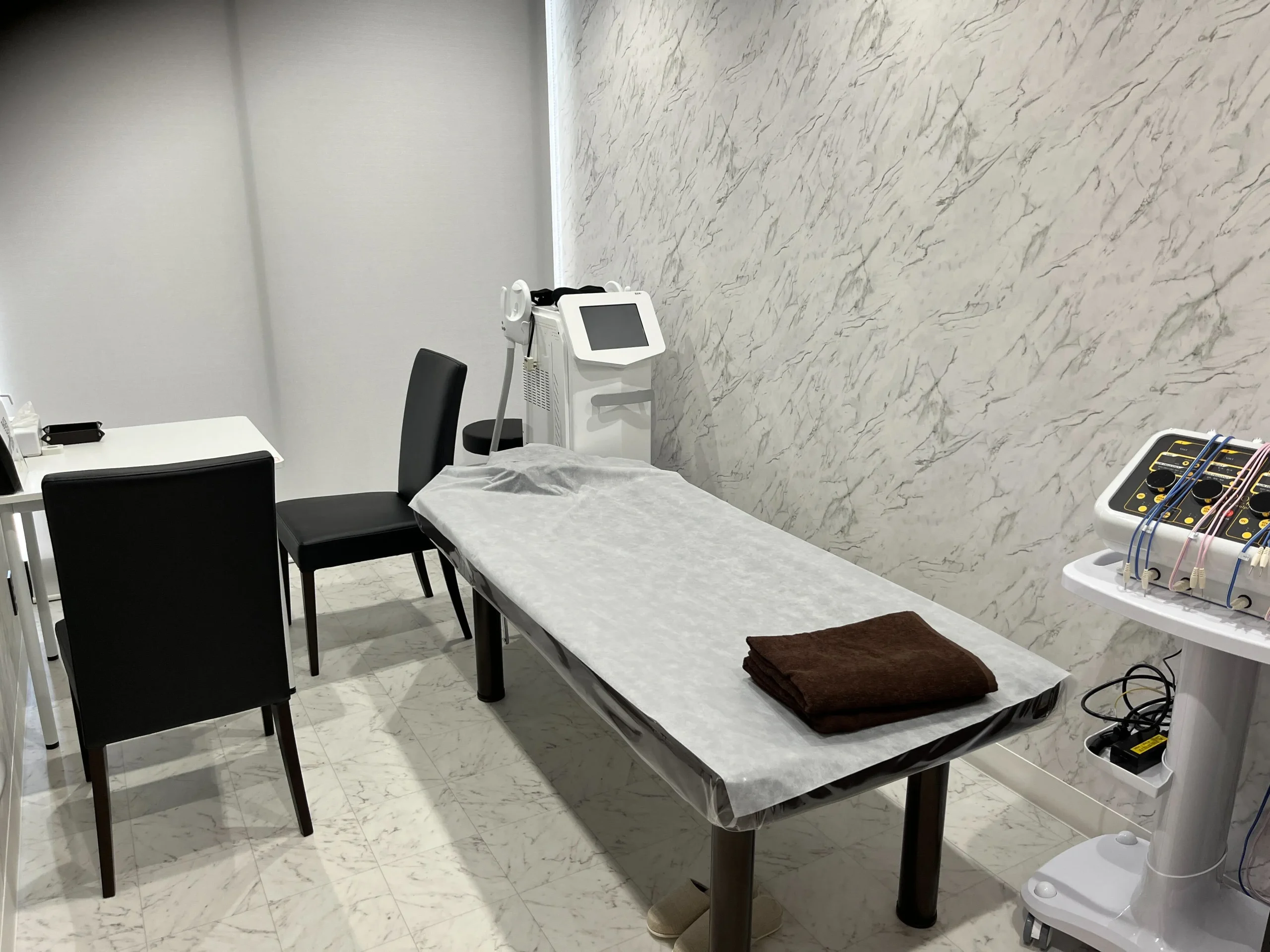ディオクリニック銀座有楽院の院内のイメージ（医療ダイエット用の医療機器）