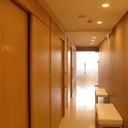 鎌倉皮膚科クリニックの都度払いの医療脱毛を受ける前の廊下