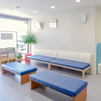 お花茶屋くじら皮膚科の都度払いの医療脱毛を受ける前の待合室