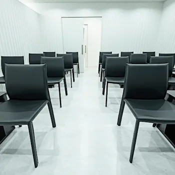 TCB東京中央美容外科 北九州1院の都度払いの医療脱毛を受ける前の待合室