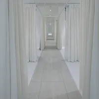 Dual Clinic 神戸院のエラボトックスを受ける前の院内風景