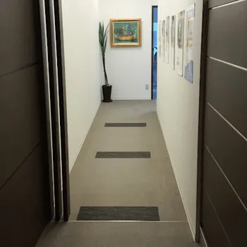 神成美容外科のエラボトックスを受ける前の院内風景