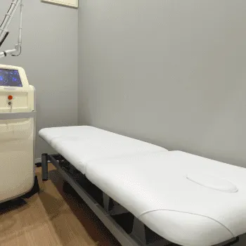 恋ヶ窪皮膚科クリニックの都度払いの医療脱毛を受ける施術室