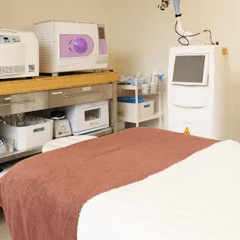 銀座美容クリニック 京都院のヒアルロン酸注射を受ける前の診察室