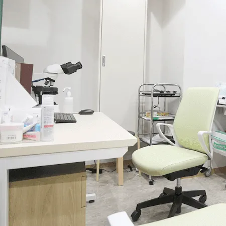 よつば会クリニック 京都2院のヒアルロン酸注射を受ける前の待合室