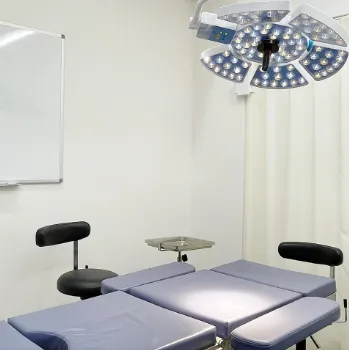 アモーレクリニック 名古屋院の肩ボトックスを受ける施術室