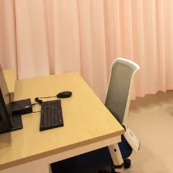 つさかこどもおとな皮膚科・泌尿器科の都度払いの医療脱毛を受ける前の診察室