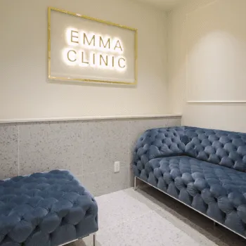 EMMA CLINICのヒアルロン酸注射を受ける前の受付