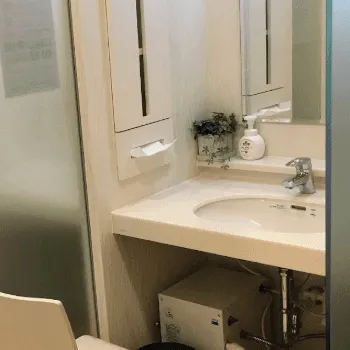 品川スキンクリニック 新潟院のヒアルロン酸注射を受ける前の診察室