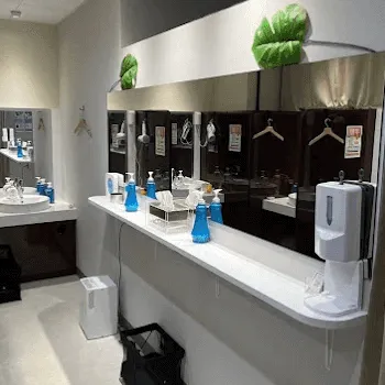 湘南美容クリニック 那覇院のヒアルロン酸注射を受ける前の待合室