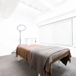 ONE CLINIC梅田のサブシジョンを受ける施術室