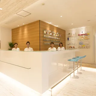 Wクリニック 大阪2院のサブシジョンを受ける前の受付