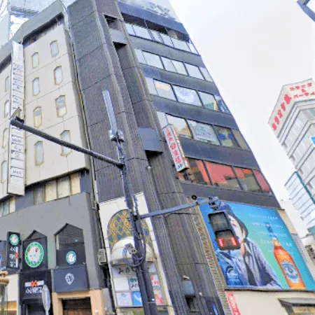 アリア六本木クリニックの都度払いの医療脱毛を受ける施設が入っているビルの外観