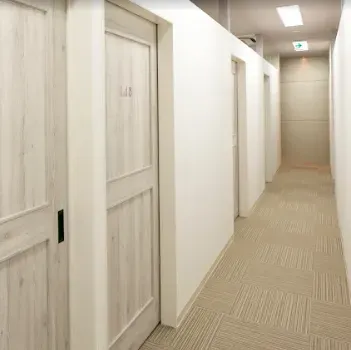 クララビューティクリニック札幌院のジェントルマックスプロによる施術を受ける医院の院内の様子