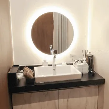 札幌TAクリニックのヒアルロン酸注射を受ける前の診察室