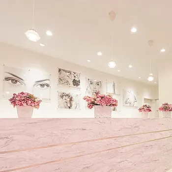 TCB東京中央美容外科のヒアルロン酸注射のイメージ