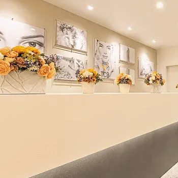 TCB東京中央美容外科のヒアルロン酸注射のイメージ