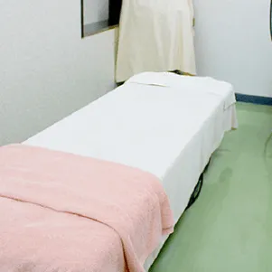 静岡中央クリニックの都度払いの医療脱毛を受ける施術室