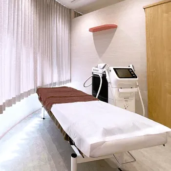 フレイアクリニック 新宿院の都度払いの医療脱毛を受ける施術室
