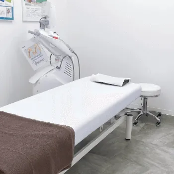 HINATA CLINICの都度払いの医療脱毛を受ける施術室