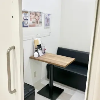 湘南美容クリニック 台東区2院の都度払いの医療脱毛を受ける前のカウンセリングルーム