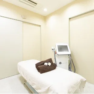 東和会クリニックの都度払いの医療脱毛を受ける施術室