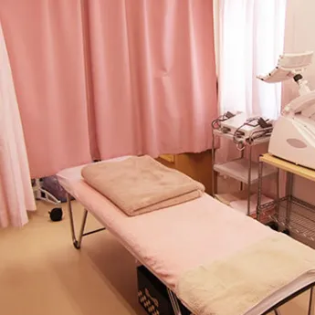 おうえんポリクリニックの都度払いの医療脱毛を受ける施術室