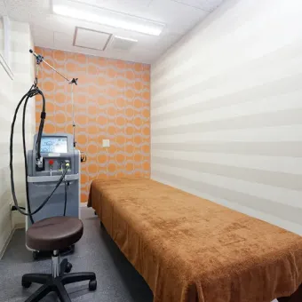 スカイ美容皮膚科の都度払いの医療脱毛を受ける施術室