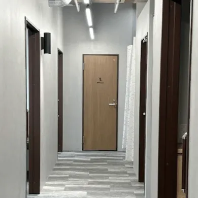 Island Hills Clinicの都度払いの医療脱毛を受ける前の廊下