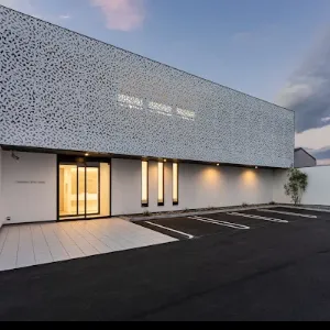 四日市ヒフ科クリニックの外観の様子