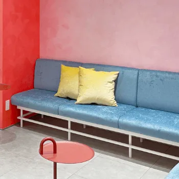 フレイアクリニック 青葉台付近の都度払いの医療脱毛を受ける前の待合室