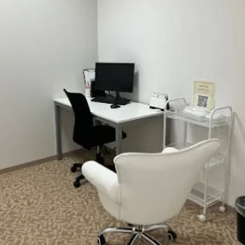 NARU Beauty Clinicのクマ取り整形を受ける前の診察室