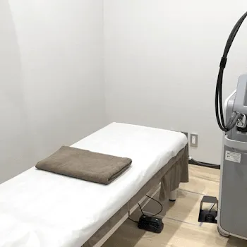 レジーナクリニック 藤枝付近1院の都度払いの医療脱毛を受ける施術室
