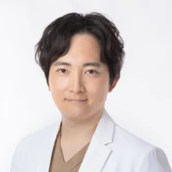 CLINIC Wの二重整形を担当する医師