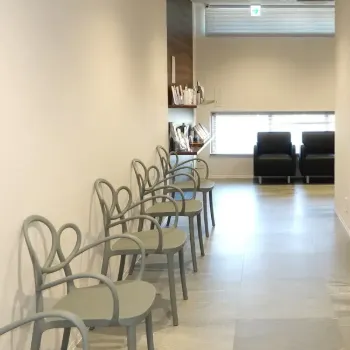 松尾形成外科・眼瞼クリニックのジェントルマックスプロによる施術を受ける前の待合室