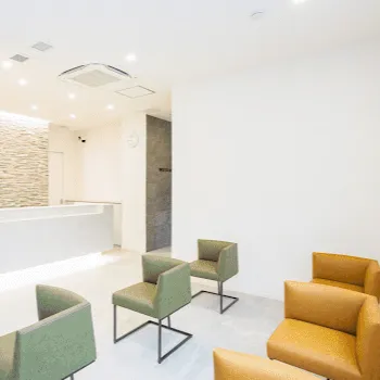 水上形成外科 美容クリニックのジェントルマックスプロによる施術を受ける前の待合室