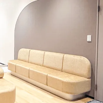 レジーナクリニック 浜松付近1院のジェントルマックスプロによる施術を受ける前の待合室